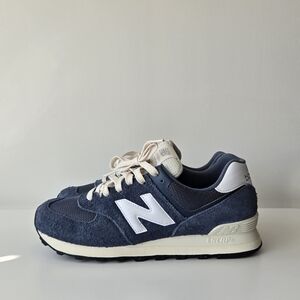 New Balance Classic 574 in Blue & White - Size W9.5